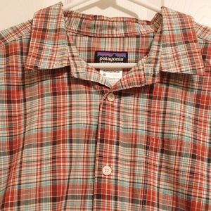 Like New Patagonia Button Down T-Shirt